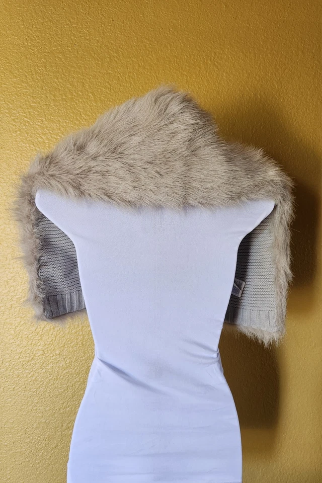 Banana Republic Beige Faux Fur Knit Shrug Wrap Shawl Collar One Size - Image 4 of 4