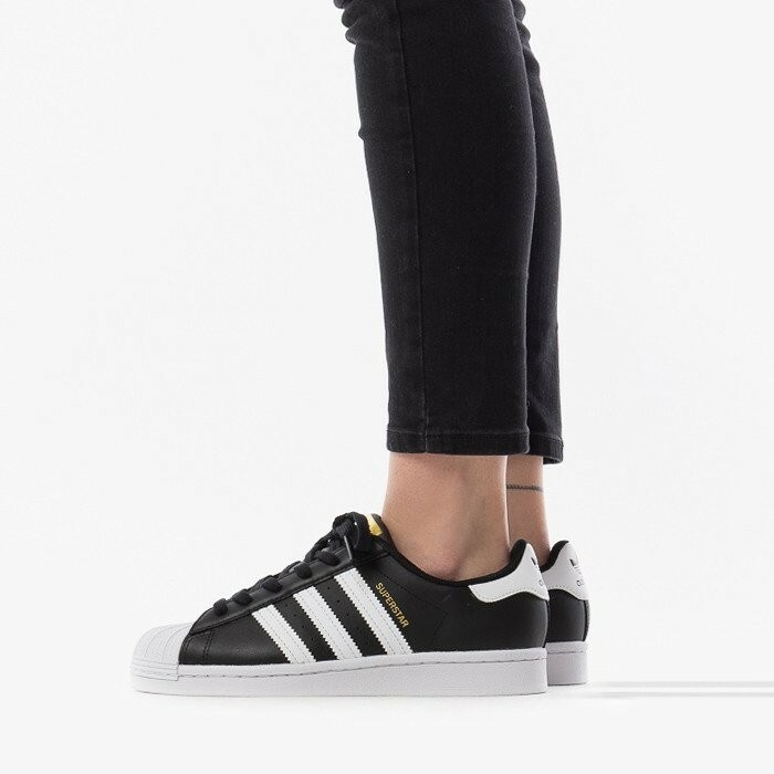 adidas superstar pretas e douradas