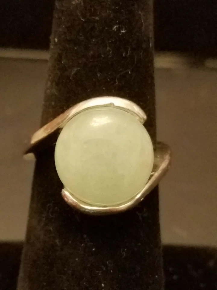 US SELLER LIGHT Green Aventurine SIMULATED Stone Round Shaped SIZE 5.5 Ring - Image 2 of 4