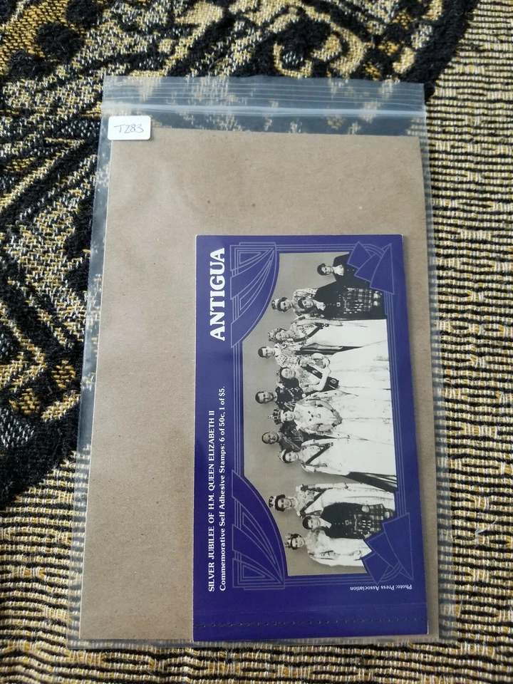 Folleto de estampillas de Antigua - Jubileo de plata de la reina Isabel II de 1977 - T283 Foto 3 de 3