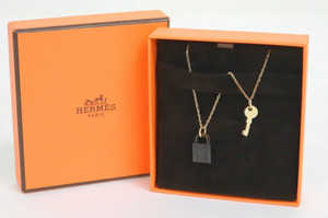 Authentic HERMES Amulette Padlock PM Necklace Key Pendant Gold Plated Buffalo Horn Box