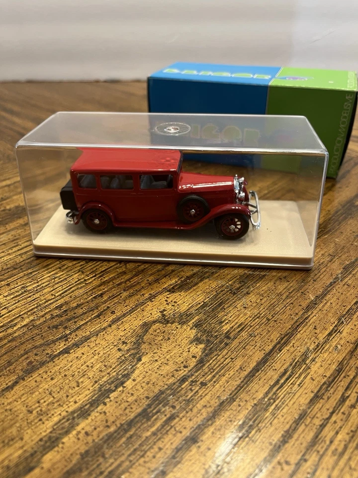 1036 Eligor Talbot Pacific 1930 Limousine 1/43 Scale Rouge  - Image 2 of 4