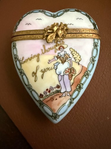 Limoges France Peint Main Hinged Trinket Box Heart Shaped Loving Thoughts of You