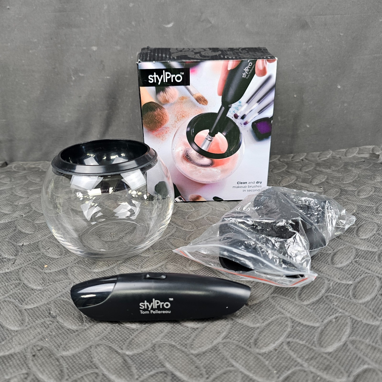 StylPro Makeup Brush Cleaner BC01 Battery Powered Electric Set 8 Sizes W/ Box