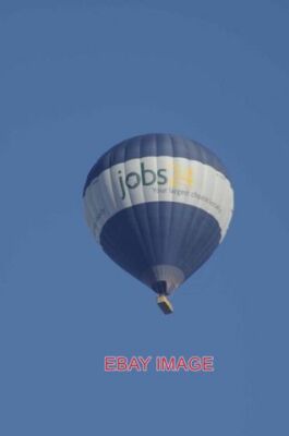 FOTO JOBS 24 A HEISSLUFTBALLON WERBUNG FÜR EINE JOBAGENTUR WEBSITE FLIEGEN ÜBER 20