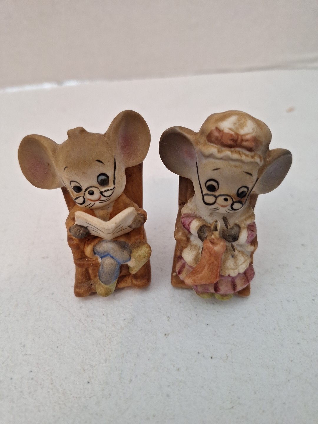 Vintage Ceramic Grandmother Mouse Grandfather Rocking Chair Pair Set Taiwan (ws)