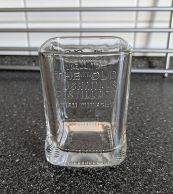 Bushmills Irish Whiskey Glas Tumbler 0,25 Liter Relief The Old Distillery NEU