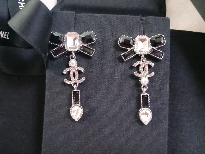 Orecchini Pendenti A Forma Di Aquilone In Argento Tedesco Con Perline Artificiali – Binnis Wardrobe – Design Leggero Anticato