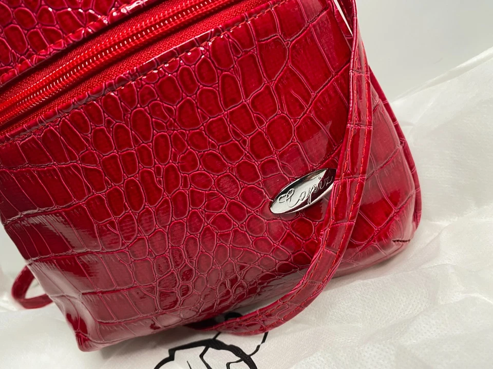 GENUINE CLEARANCE LOVELY RED WOW SNAKESKIN MULTI ZIP CROSS BODY SHOULDER BAG NEW - Image 3 of 4