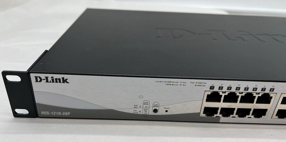D-Link DGS-1210-28 28-Port Gigabit Web Smart Switch w/ Rack Mounts - Image 3 of 4