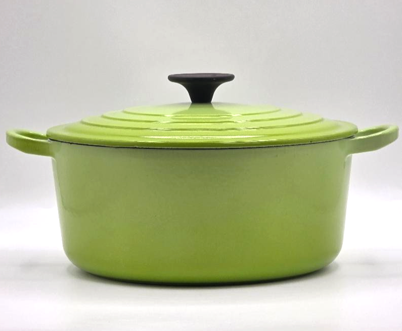 LE CREUSET 緑色ミルクパン Le Creuset France Lime Green Cast Iron Round Dutch Oven w/Lid #24