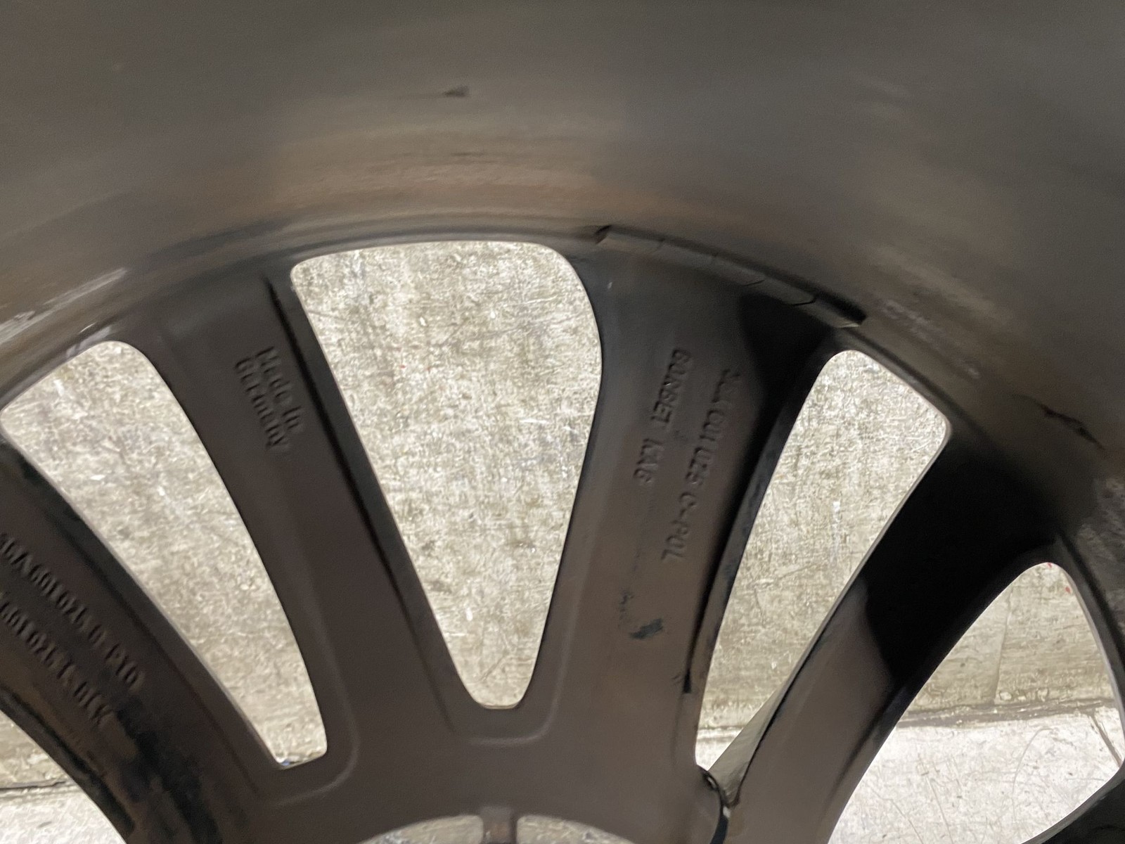 2015-2020 BENTLEY BENTAYGA (A) 21x10 10-SPOKE WHEEL RIM B/P 5x130mm 36A601025C