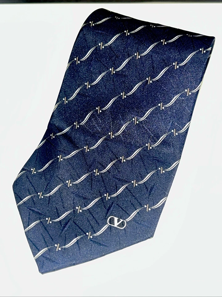 Corbata Valentino Garavani Italia 100 % seda para hombre azul marino con logotipo crema y puntos Foto 2 de 4