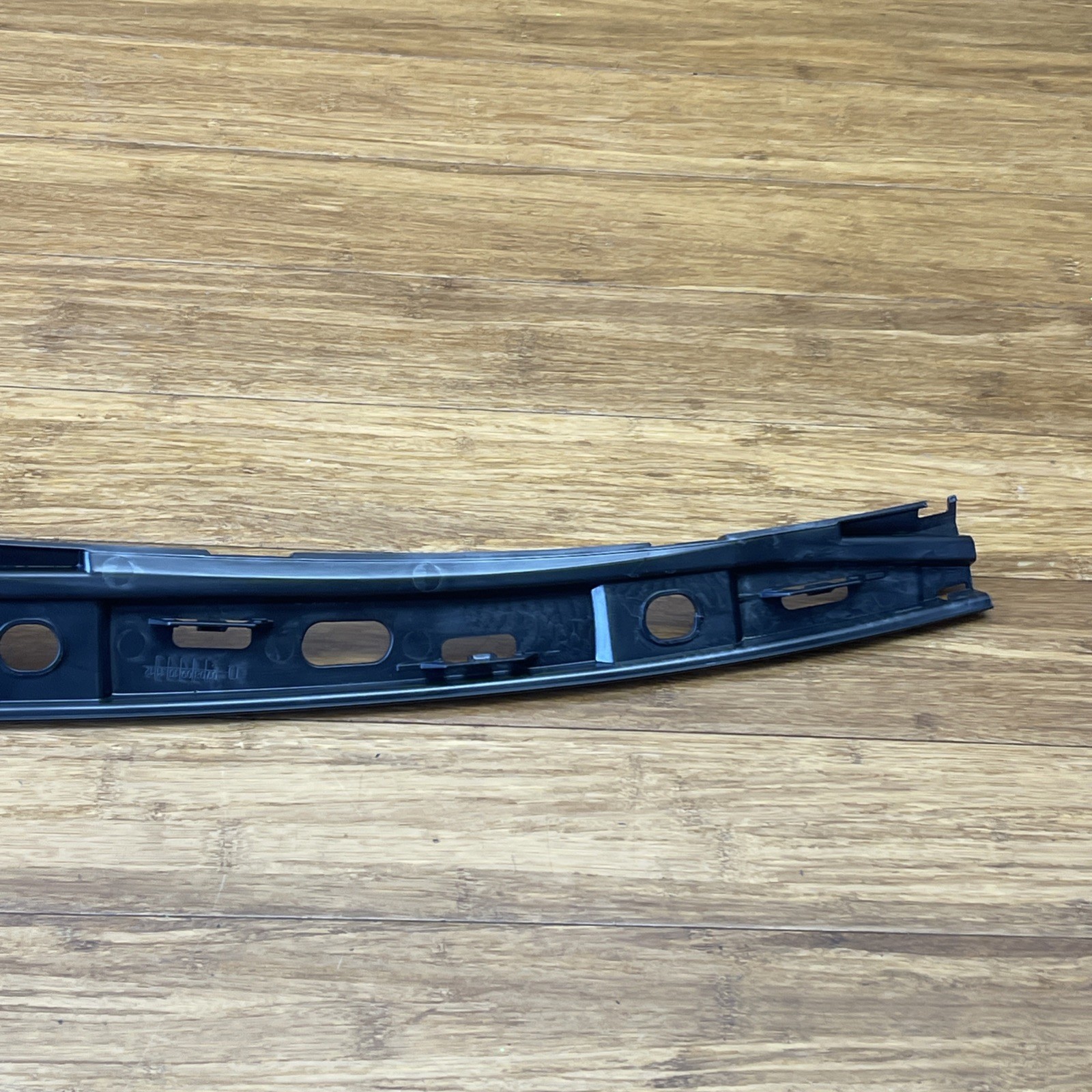 BMW i8 2015-2020 Center pillar molding