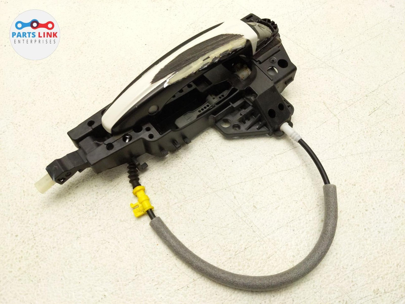 2016-20 BENTLEY BENTAYGA REAR LEFT DOOR HANDLE OUTER GRAB GRIP OPENER WHITE 636