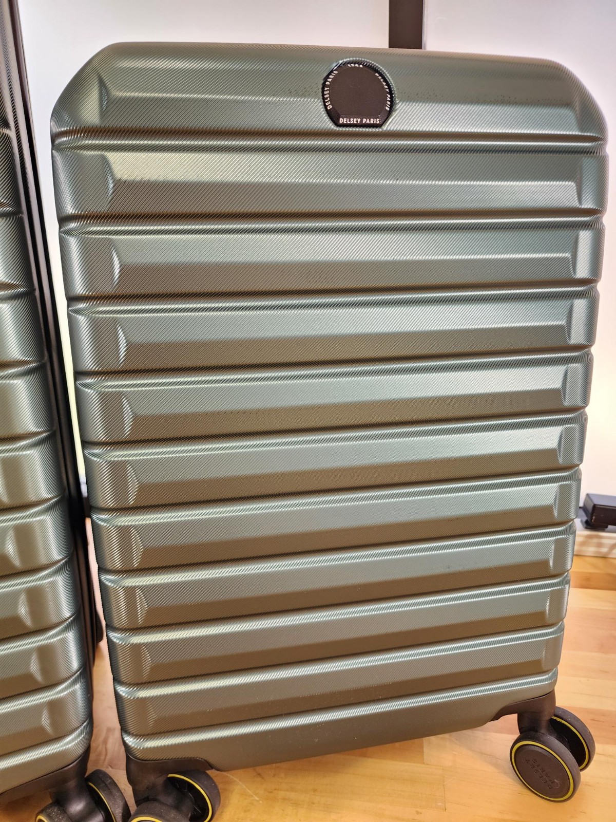 2 PCE GREEN Delsey Helium Edge Hardsided Luggage Suitcase Set Bags Carryon Check