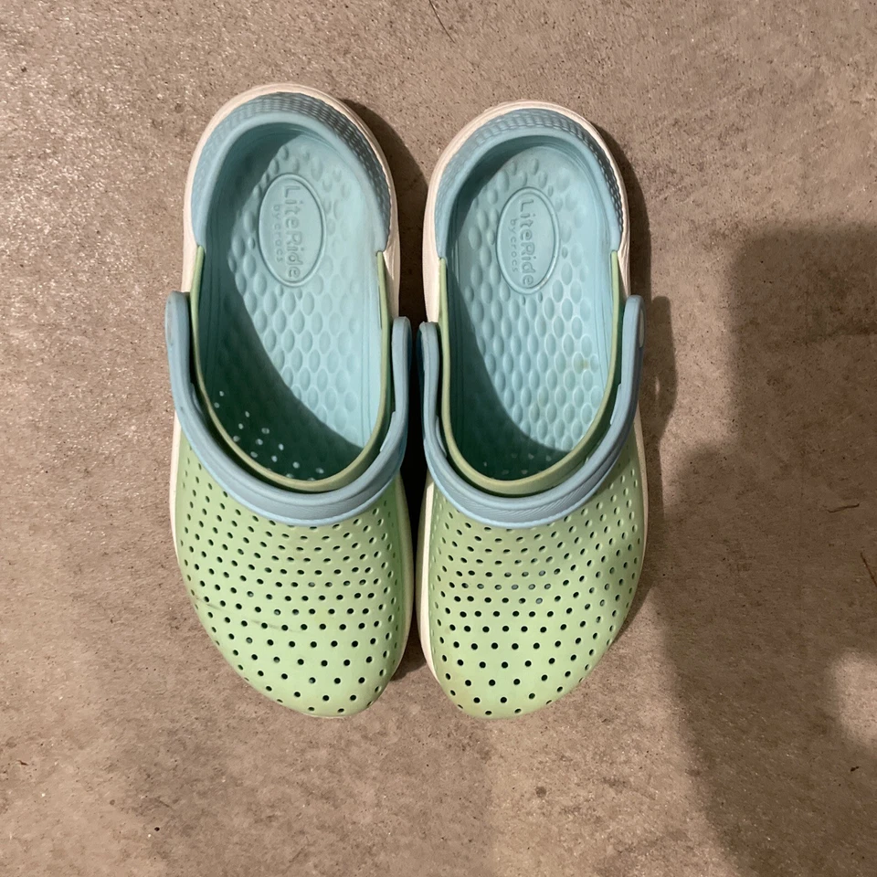 Lite Ride By Crocs Talla 3 J Azul/Verde/Blanco Foto 2 de 4