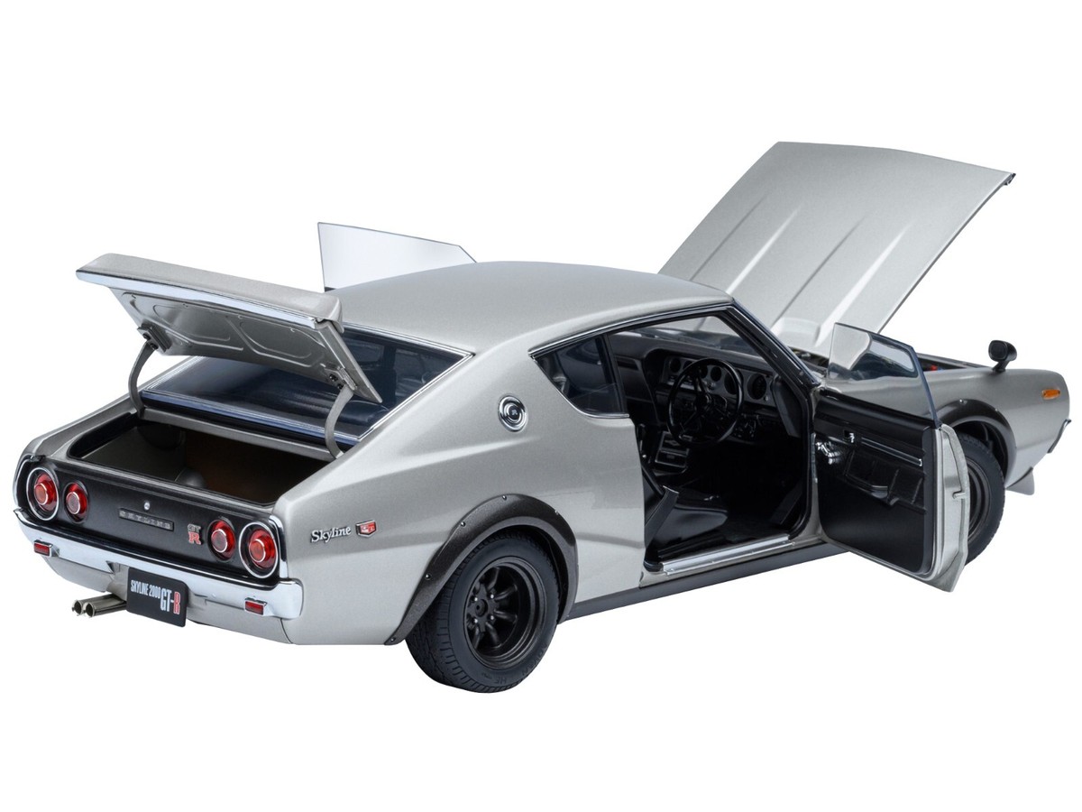 NISSAN SKYLINE 2000GT-R (KPGC110) TUNED VER. RHD SILVER 1/18 BY