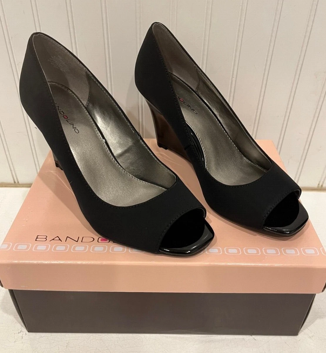 bandolino peep toe heels