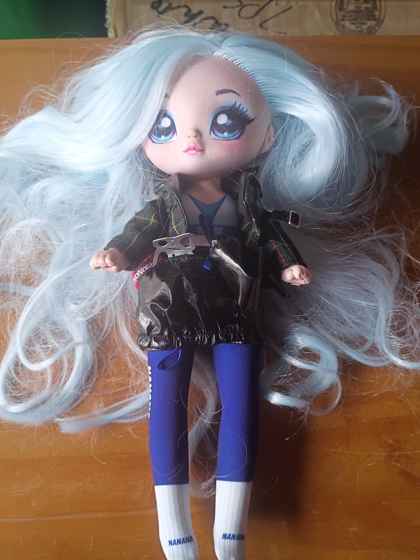 T5 Na! Na! Na! Surprise Teen Fashion Doll w/ Outfit - Blue Hair 