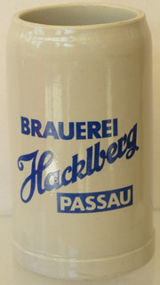 alter 1 Liter Bierkrug / Maßkrug von der Brauerei Hacklberg Passau
