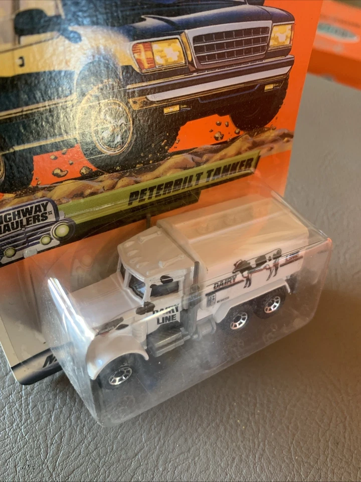 VTG 1998 Matchbox PETERBILT TANKER White Highway Hauler 12 Milk Dairy Line Truck - Image 3 of 3