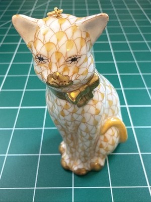 Herend Hungary 15536 VHFM Butterscotch Fishnet Cat Figurine. 1st Edition 1996