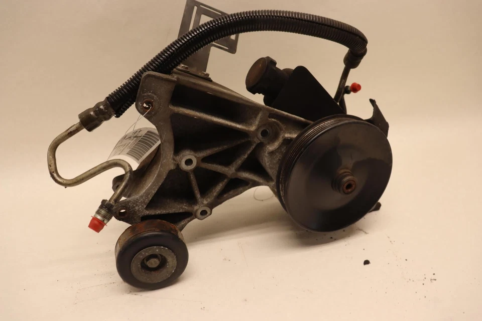 2001-2002 CHEVY TAHOE 4X2 MOTOR DE BOMBA DE DIREÇÃO HIDRÁULICA COM SUPORTE DE MONTAGEM FABRICANTE DE EQUIPAMENTO ORIGINAL - Imagem 4 de 4