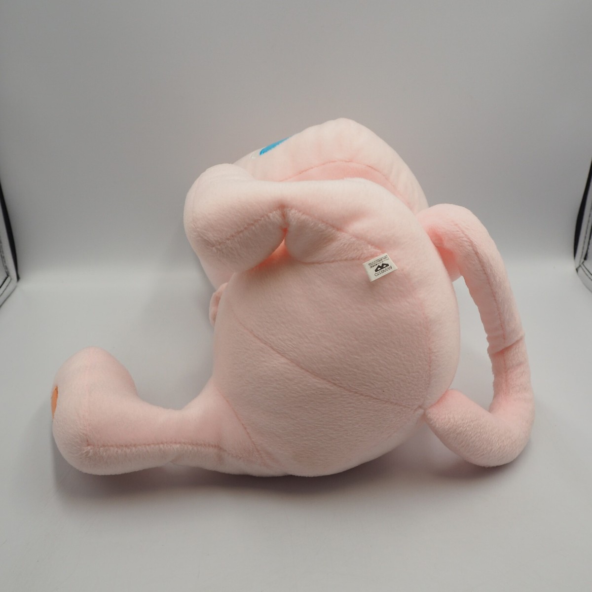 Peluche Mew Pokémon Banpresto 2006 – Taille 6 Pouces – Occasion Bon état