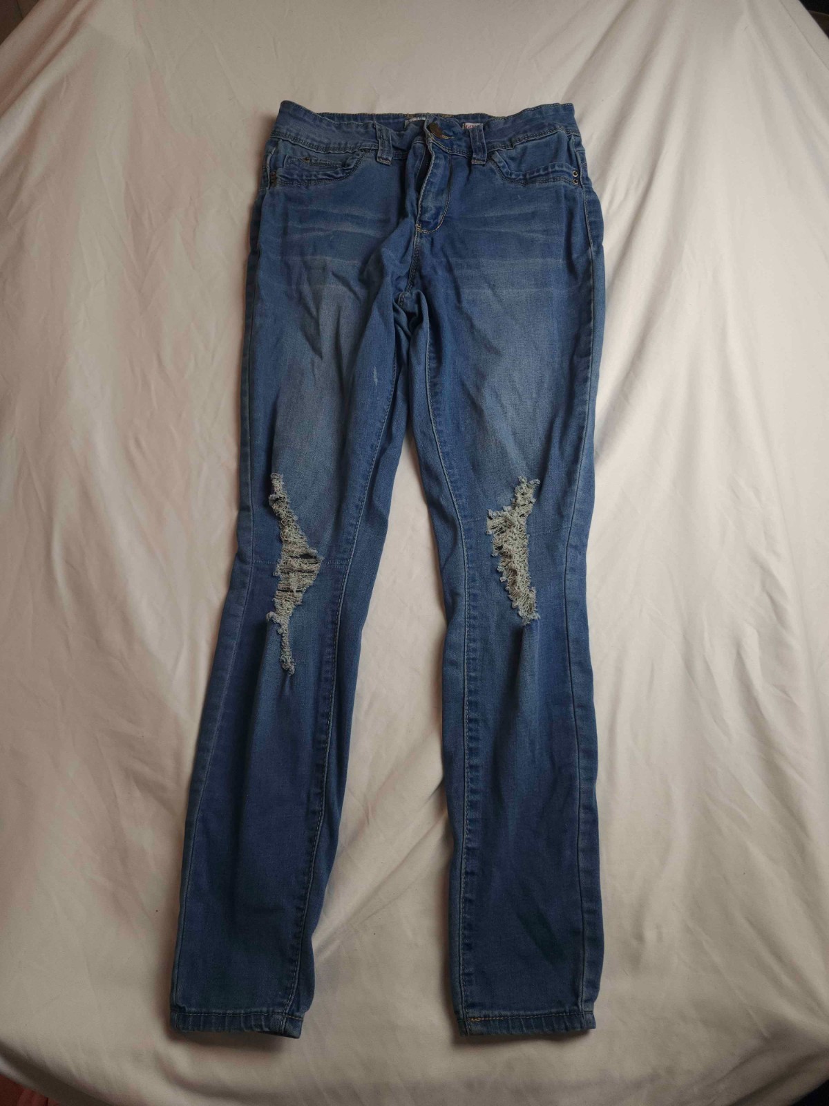 YMI WannaBettaButt Jeans Womens 11 28x28.5 Distressed Edgy Thrifty Grunge Y2K