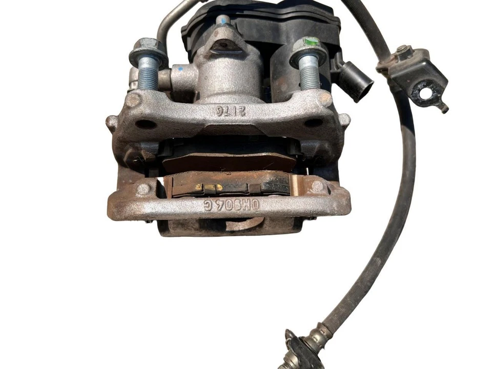 Pinza trasera izquierda del lado del conductor Honda HR-V 2023-2024 con freno de estacionamiento eléctrico Foto 3 de 4