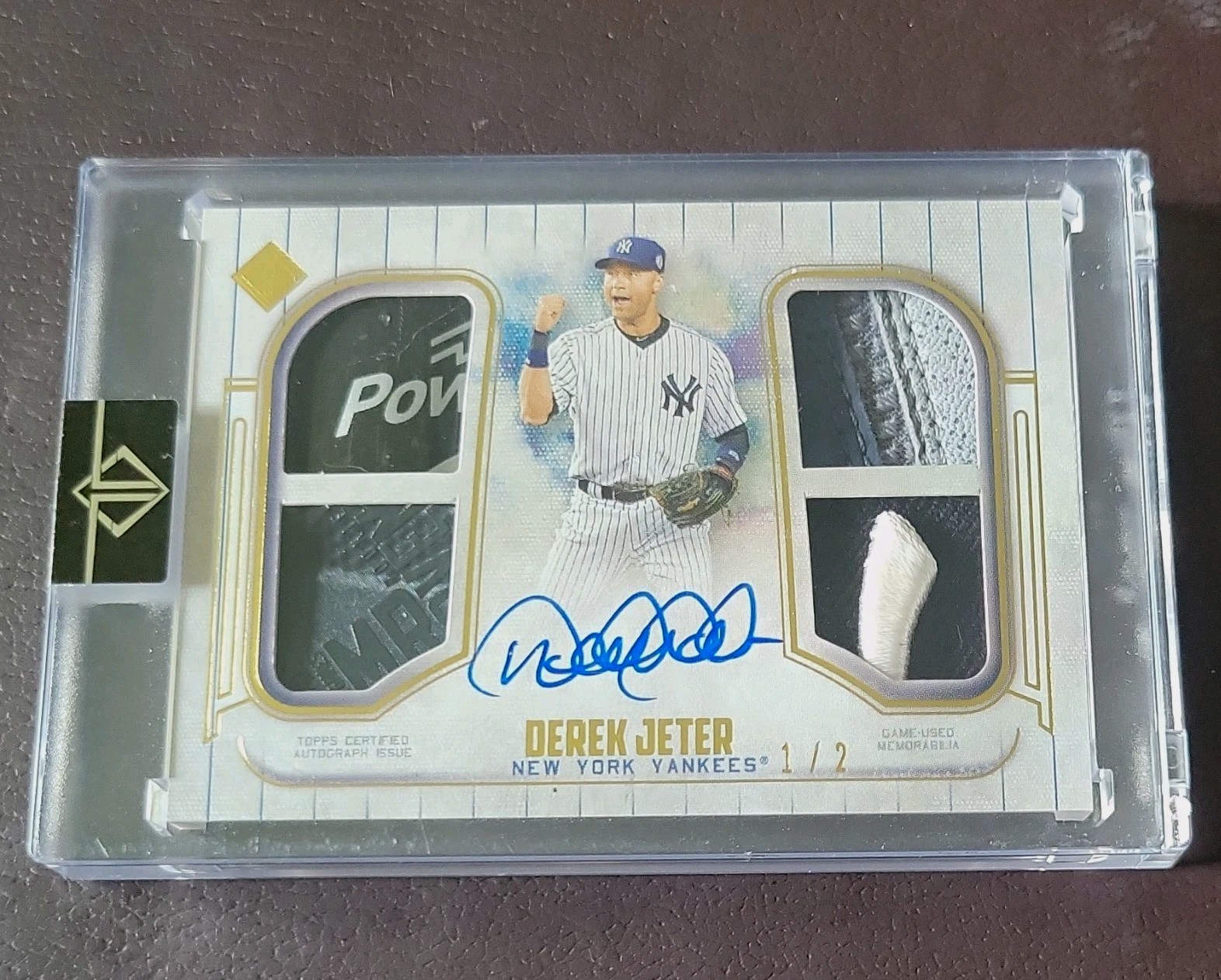 2020 Topps Transcendent Derek Jeter Auto Quad Bat Hat Gloves Relic /2 AFSQ-1