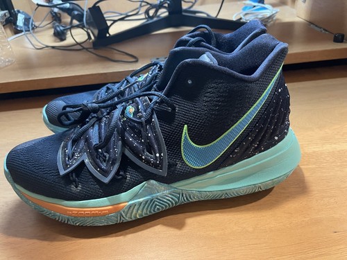 space kyrie 5