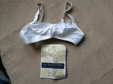 Jeunique  34C  White Molded Soft Cup Bra   Style J40   NIB