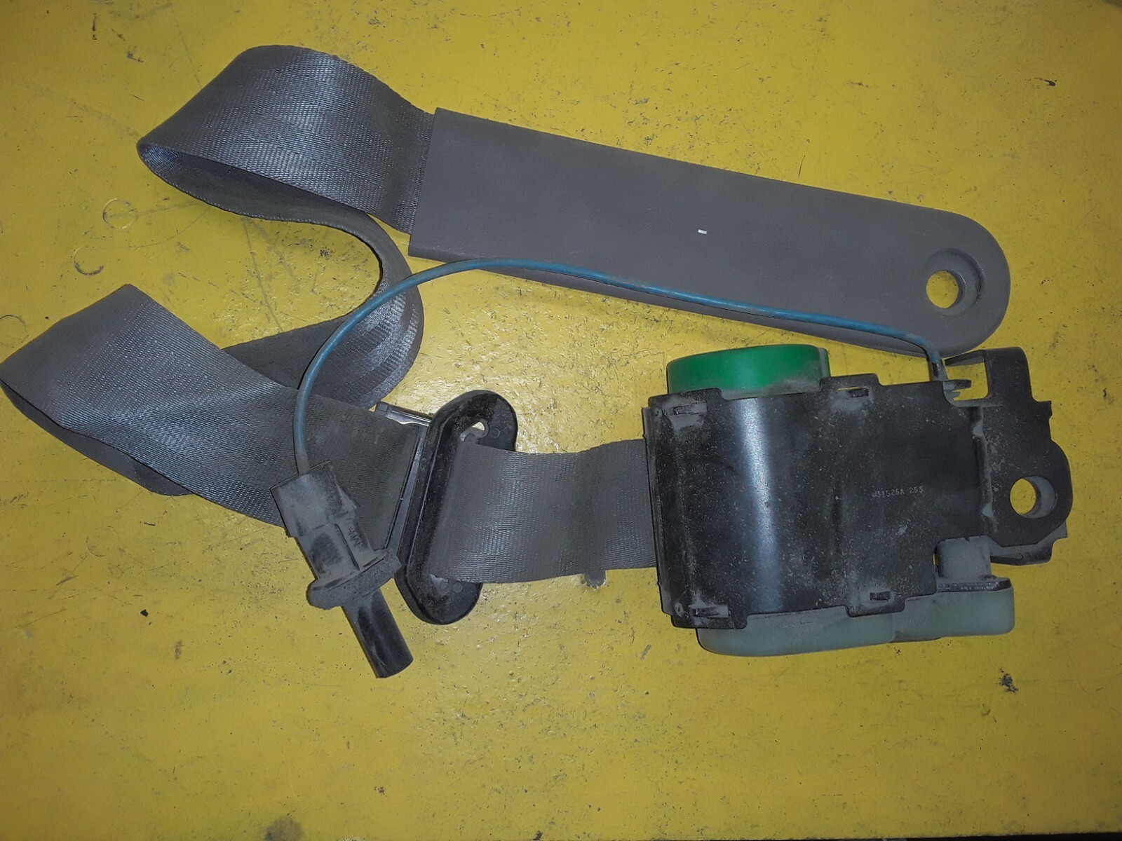 OEM FORD SEAT BELT REPLACEMENT KIT E9LY63611A73F eBay