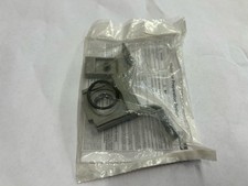 New Parker P32KA00MT Body Connector W/ T-Bracket