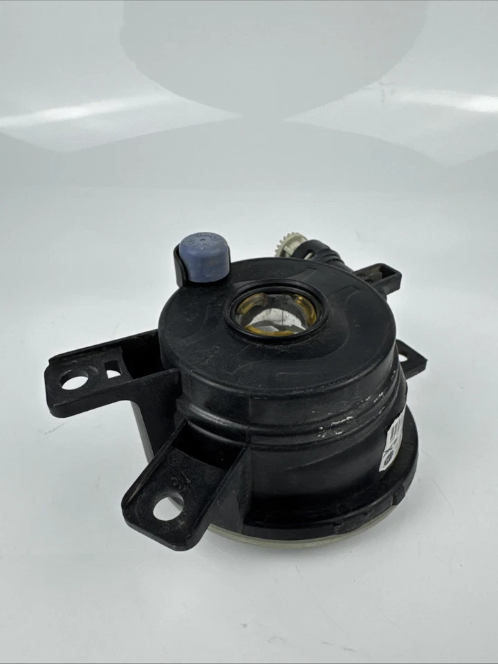 Faro antiniebla delantero izquierdo lado del conductor BMW X1 12-15 2993525 OEM Foto 2 de 4