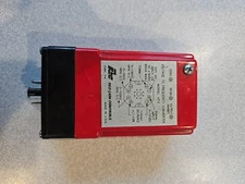 RED LION CONTROLS VFC10000 3591 FREQUENCY CONVERTER , VFC-100003591, USED