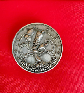 DISNEY DLP MEDALLION SERIES BEAUTY AND THE BEAST LUMIERE PIN