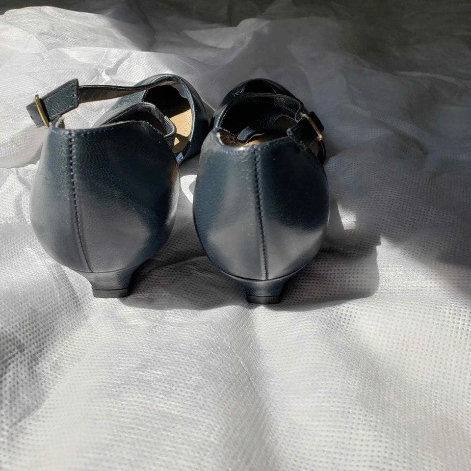 Easy Spirit Women's Blue Dress Shoes Size 5 1/2 - Image 3 of 4