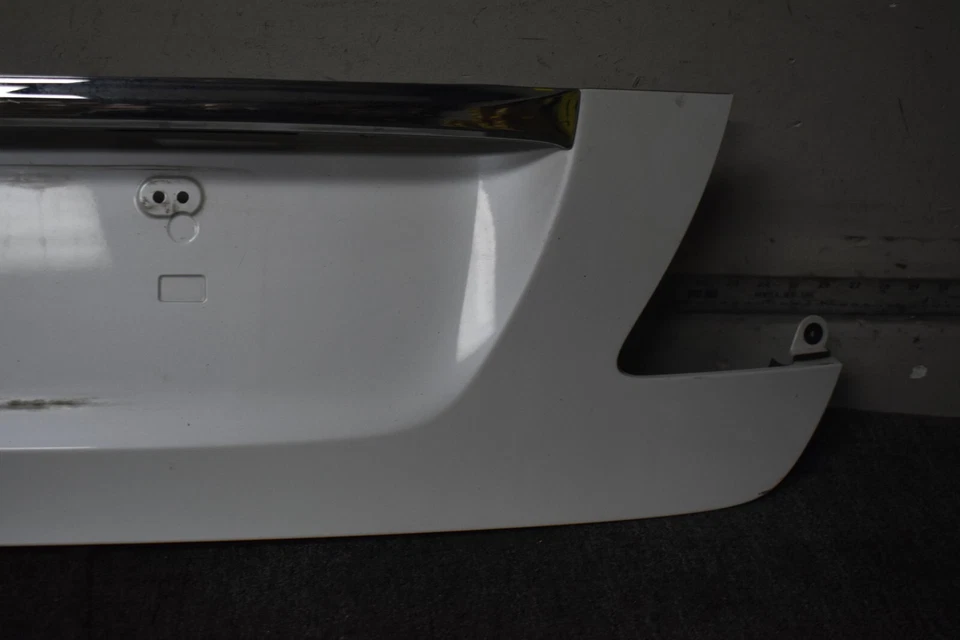 2007-2010 LEXUS LS460 REAR EXTERIOR GARNISH FACTORY OEM - Image 3 of 4