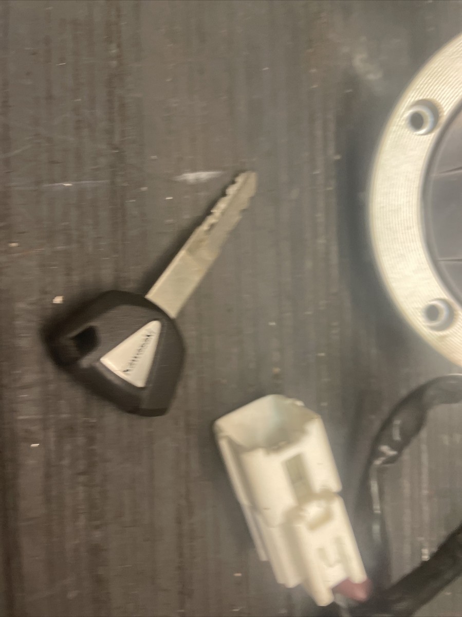 2020 Kawasaki Ninja ZX10R ignition, gas cap, seat lock