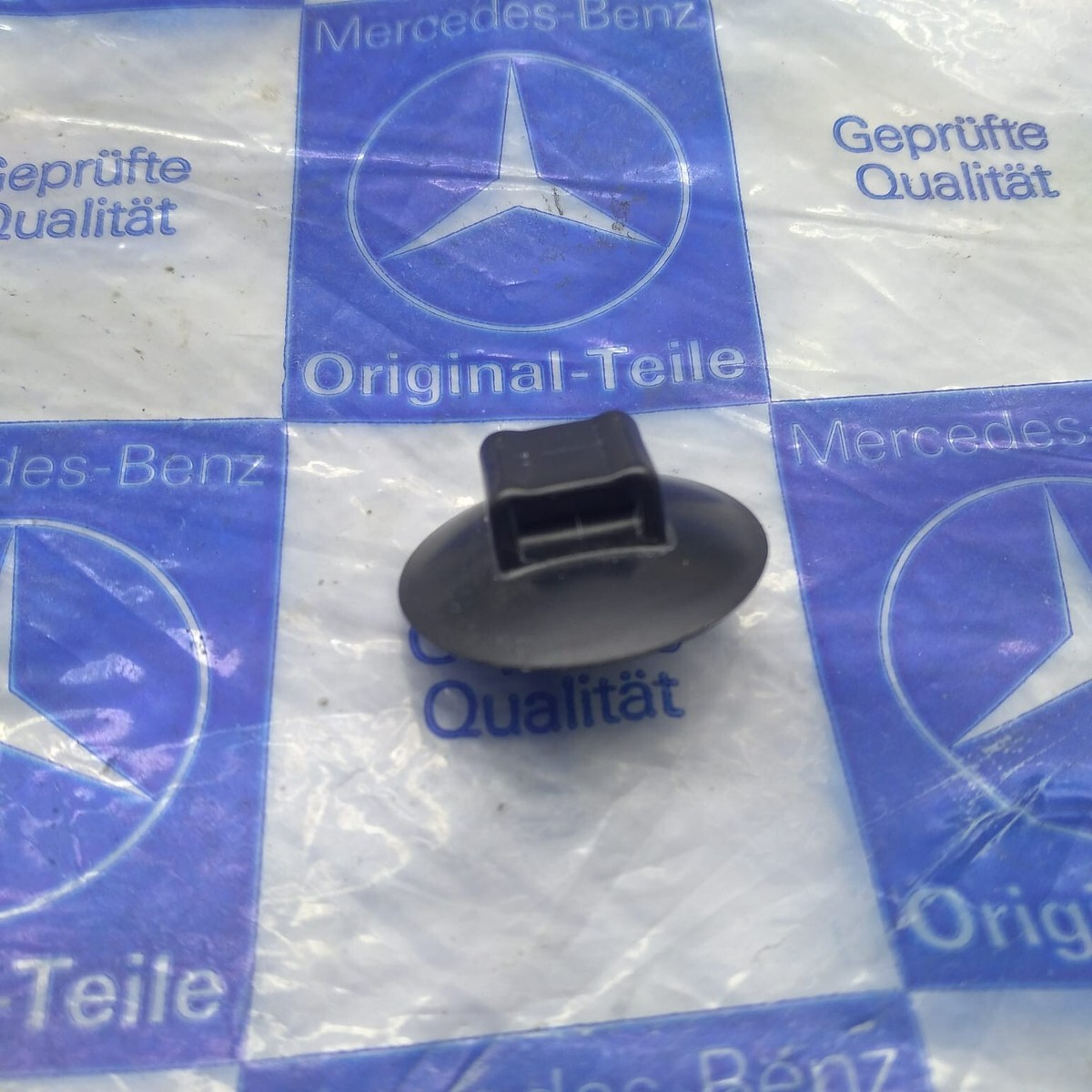 Mercedes-Benz Cable Zip Tie Mounting Clip Nut A0019881581 Genuine