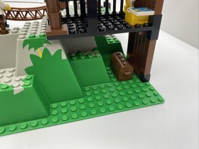 Lego Pirates 6281 Pirates Perilous Pitfall - w/ Minifigs & Manual! 99% Complete