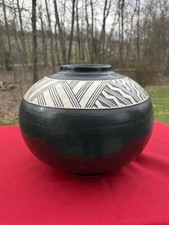 Treasure Craft Large White And Black Art Pott...