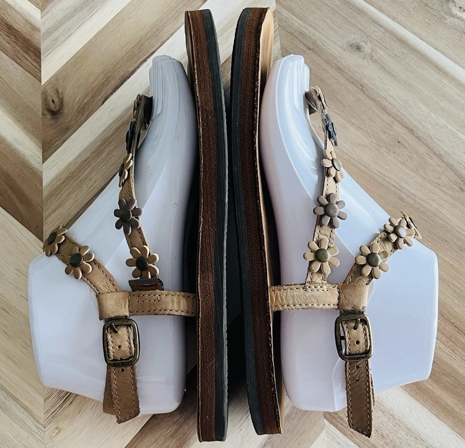 RAINBOW 女式 Delila 棕色鞋头环花带皮革凉鞋 8 码 — 第 4/4 张图片