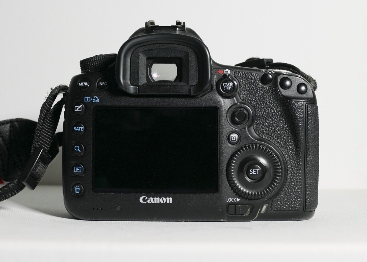Canon EOS 5D Mark III & Canon Lens EF 17-40mm f/4 L IS USM - Used