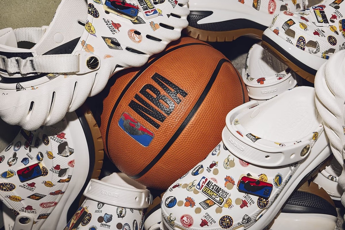 うゆ様。専用。新品未使用 NBAオールスター クロックス Crocs X NBA 2023 Utah All Star Game Mens Echo Clog Jibbitz