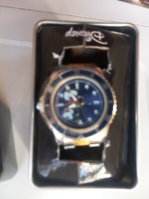 Accutime Watch Corp Disney Mickey Mouse Watch in Tin Never  display picture 3