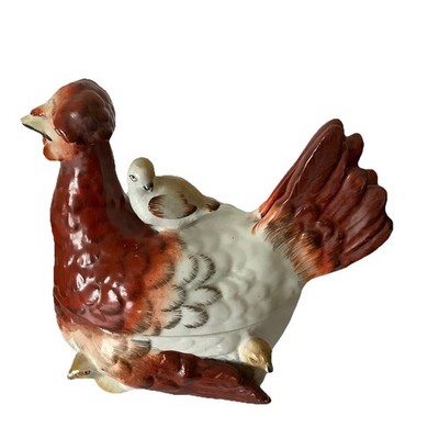 Viktorianische Staffordshire Henne auf Nest Ei Topf sieben Küken handbemalt um 1880